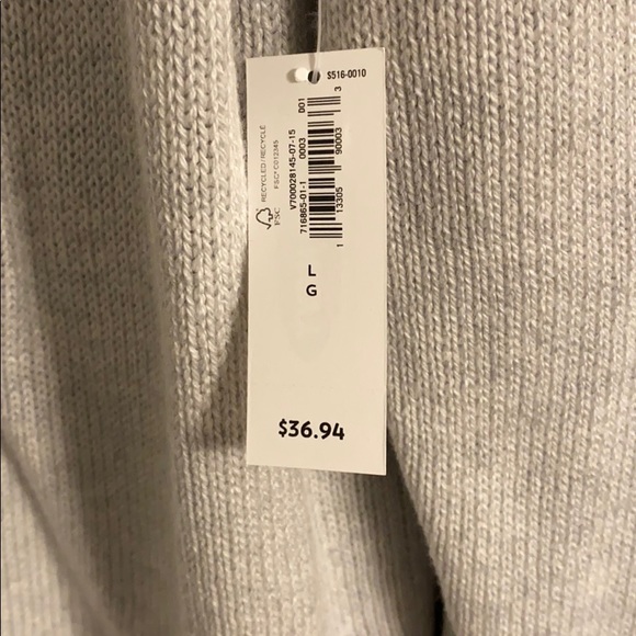 Gray and white sweater - Picture 4 of 4